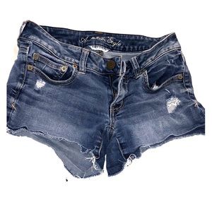 AMERICAN EAGLE stretch cut off jeans